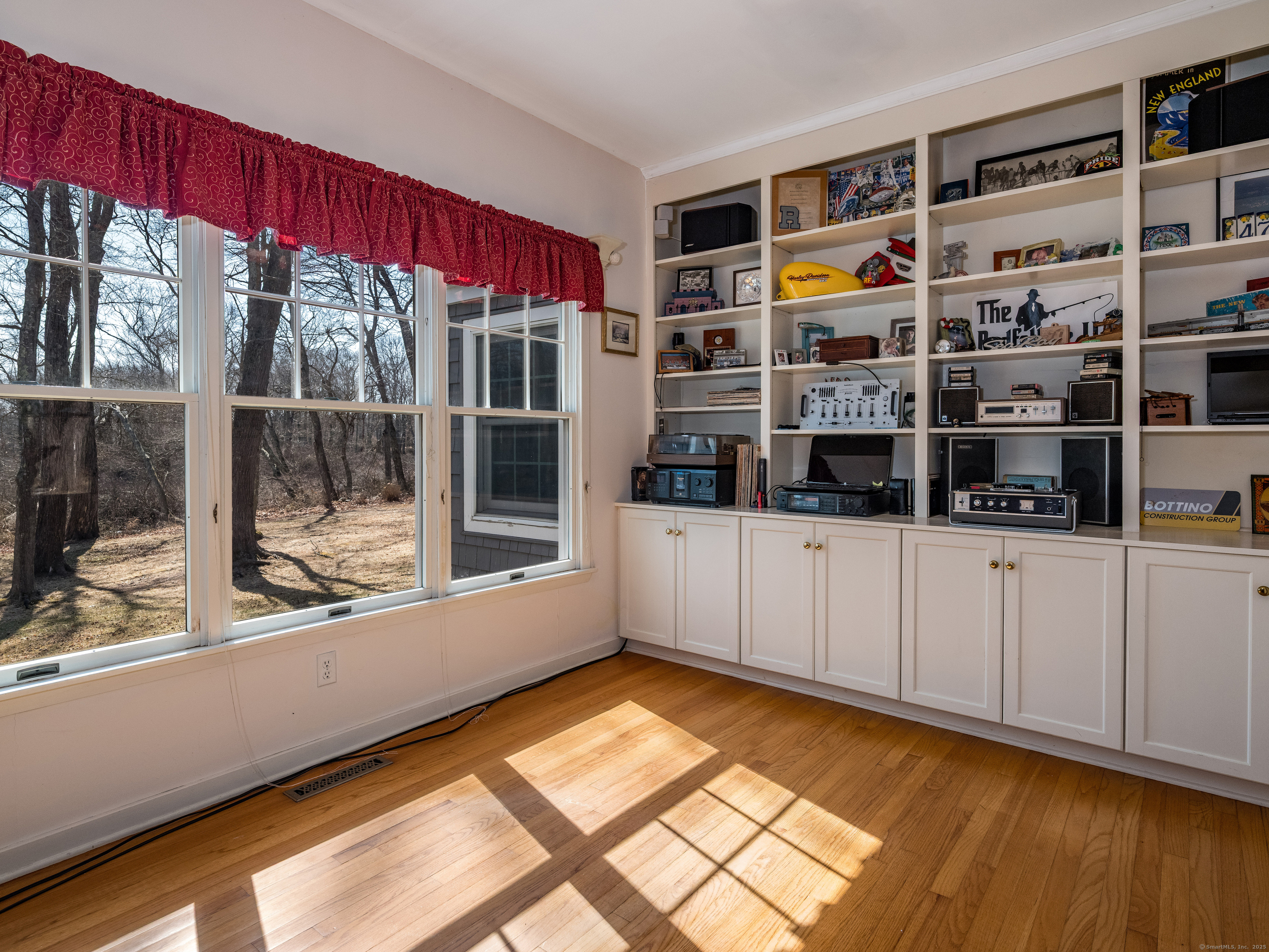 14 Riverbend Road