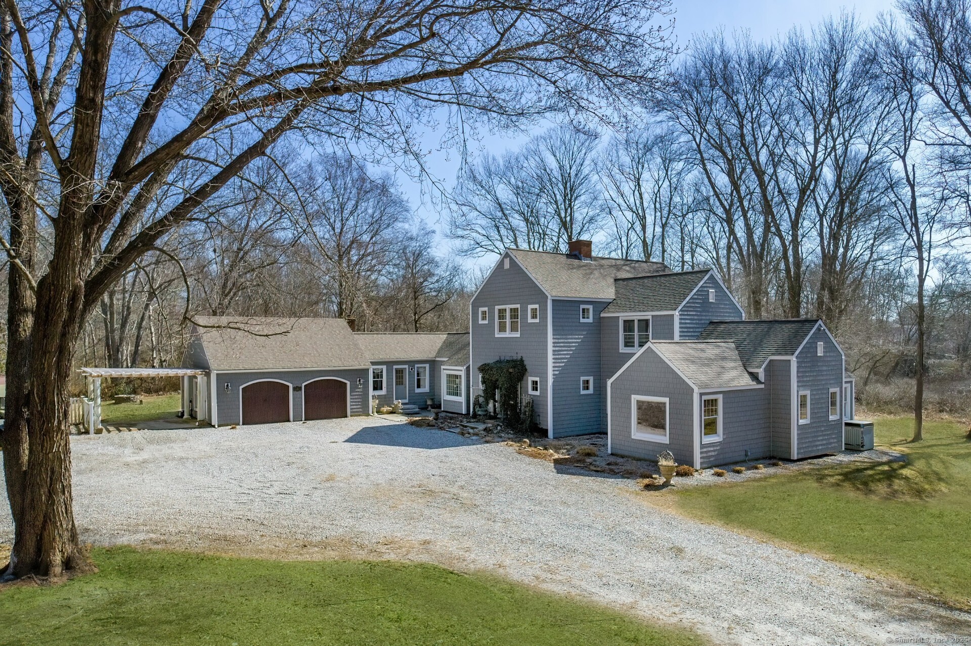 14 Riverbend Road