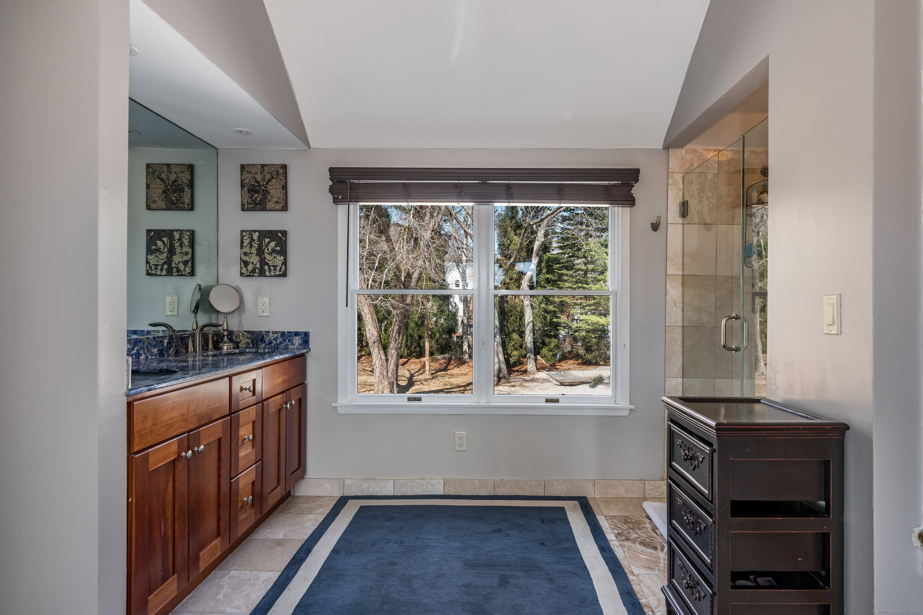 14 Riverbend Road