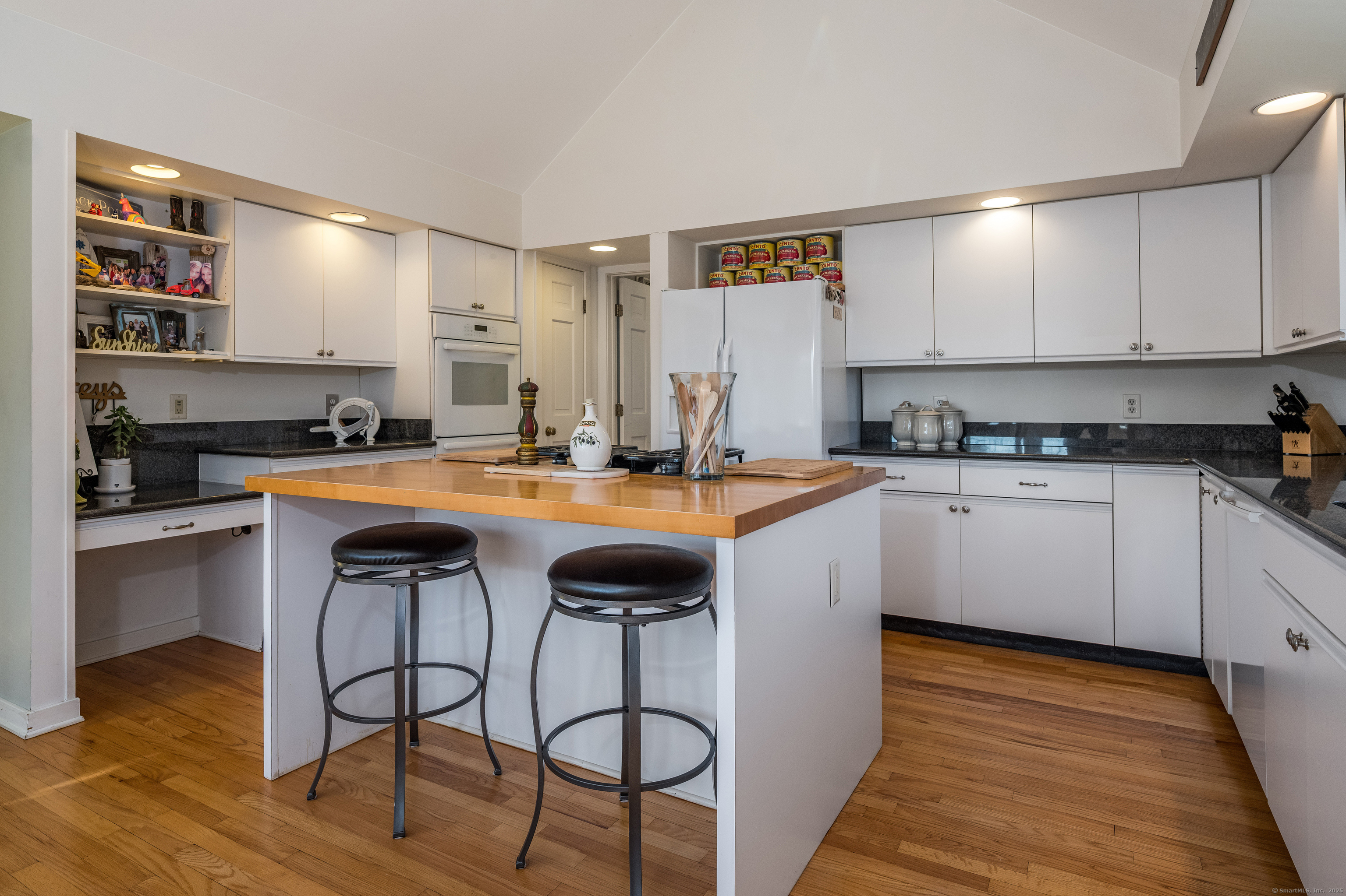 14 Riverbend Road