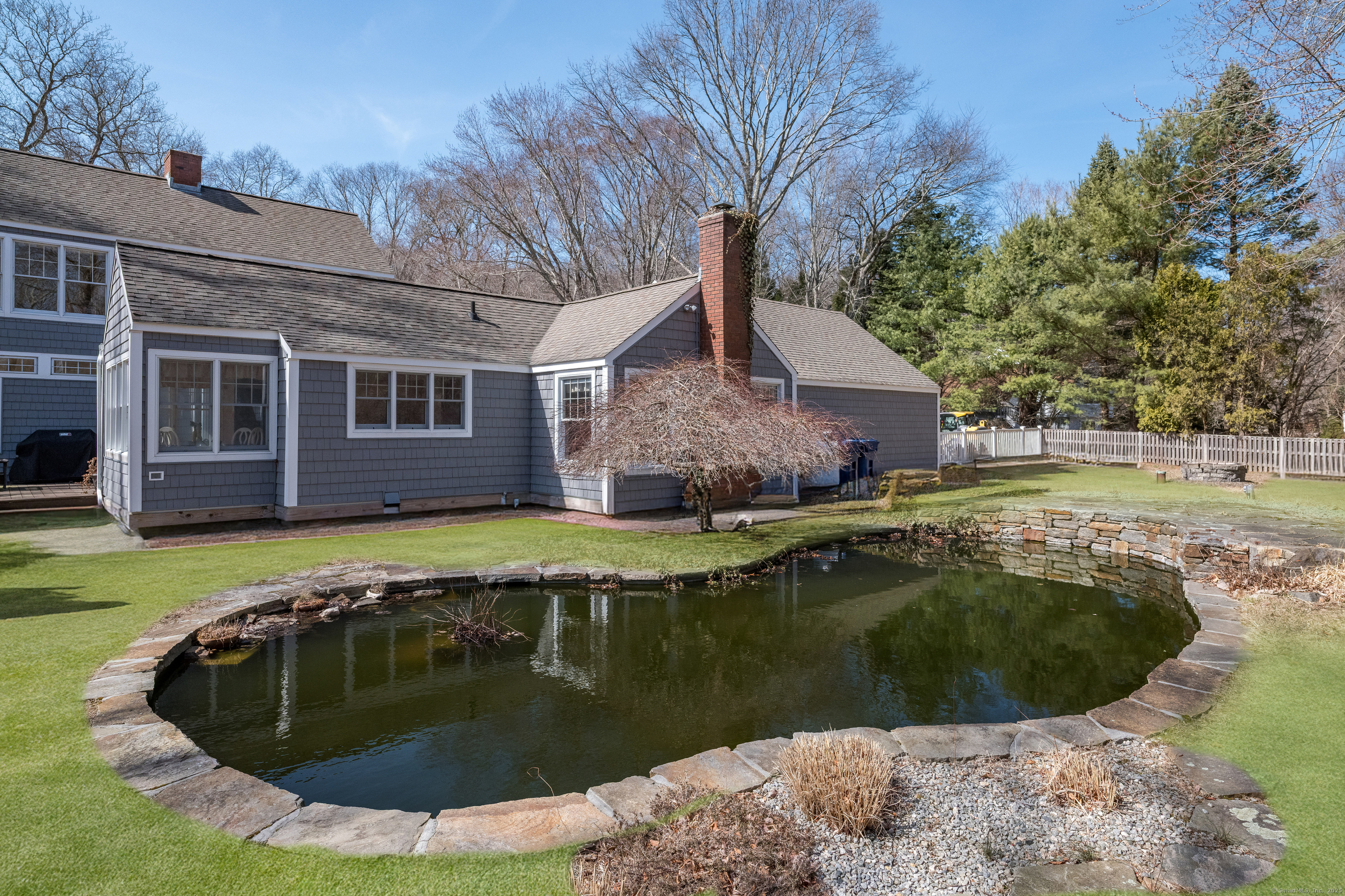 14 Riverbend Road
