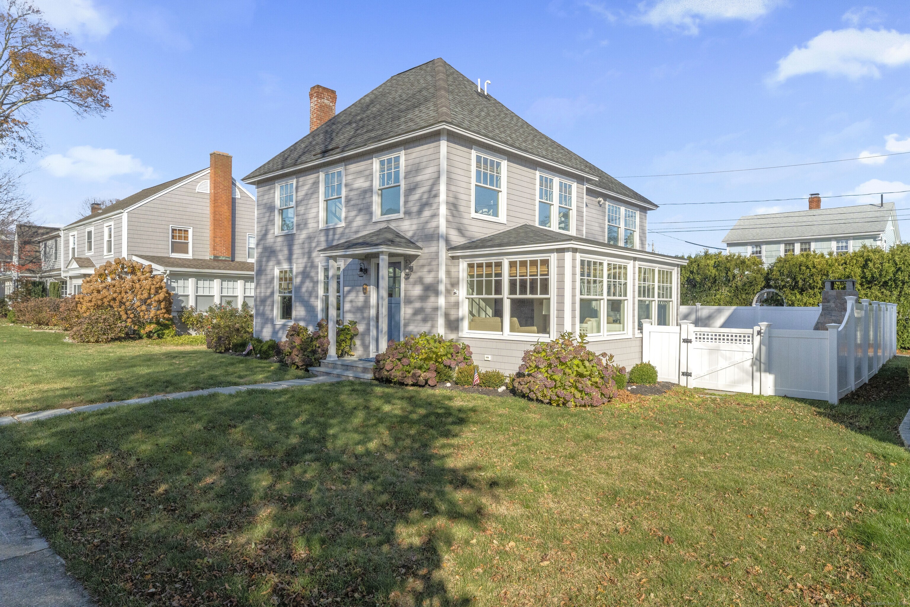 16 East Walk