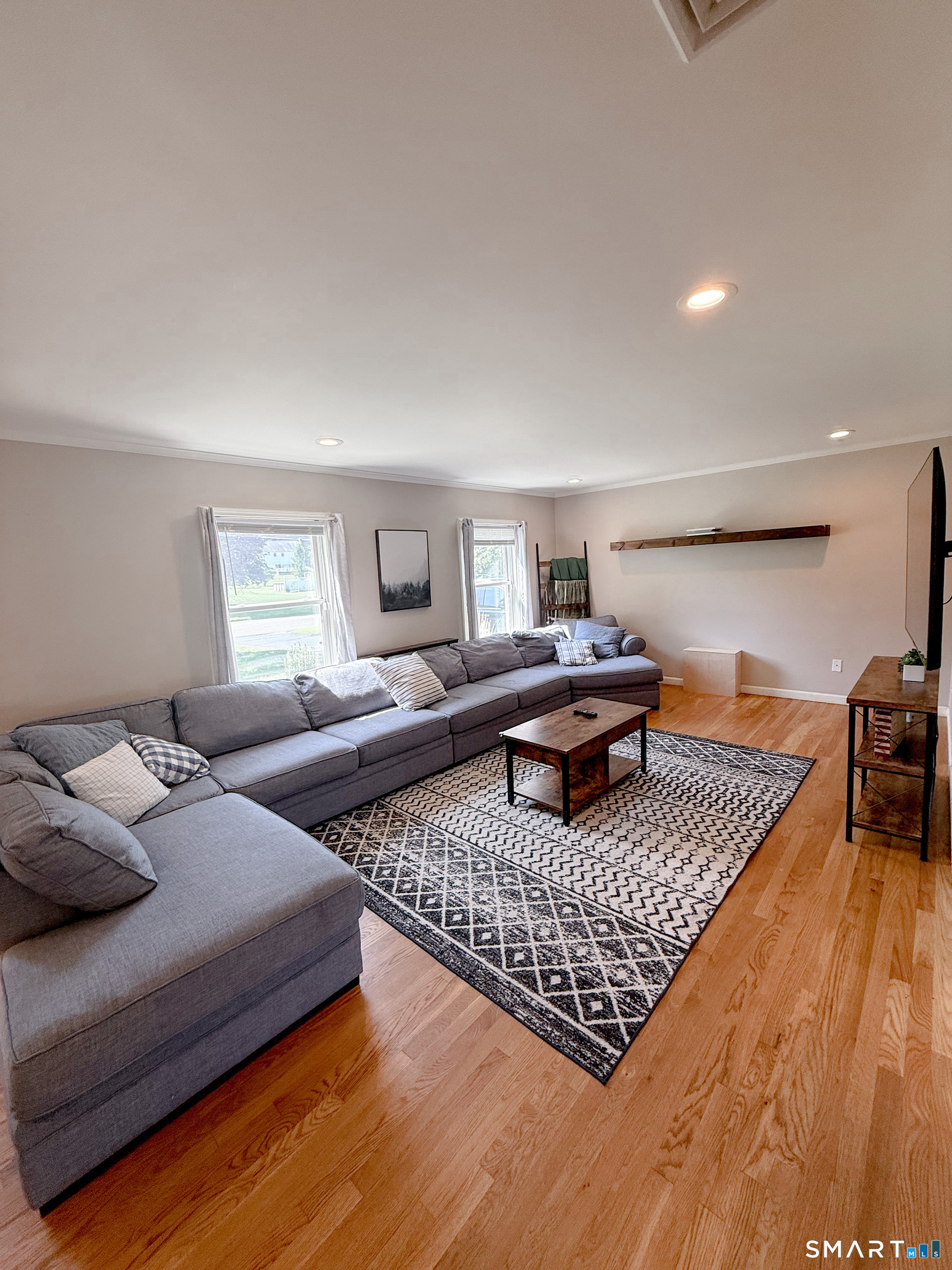 18 Deerfield Drive