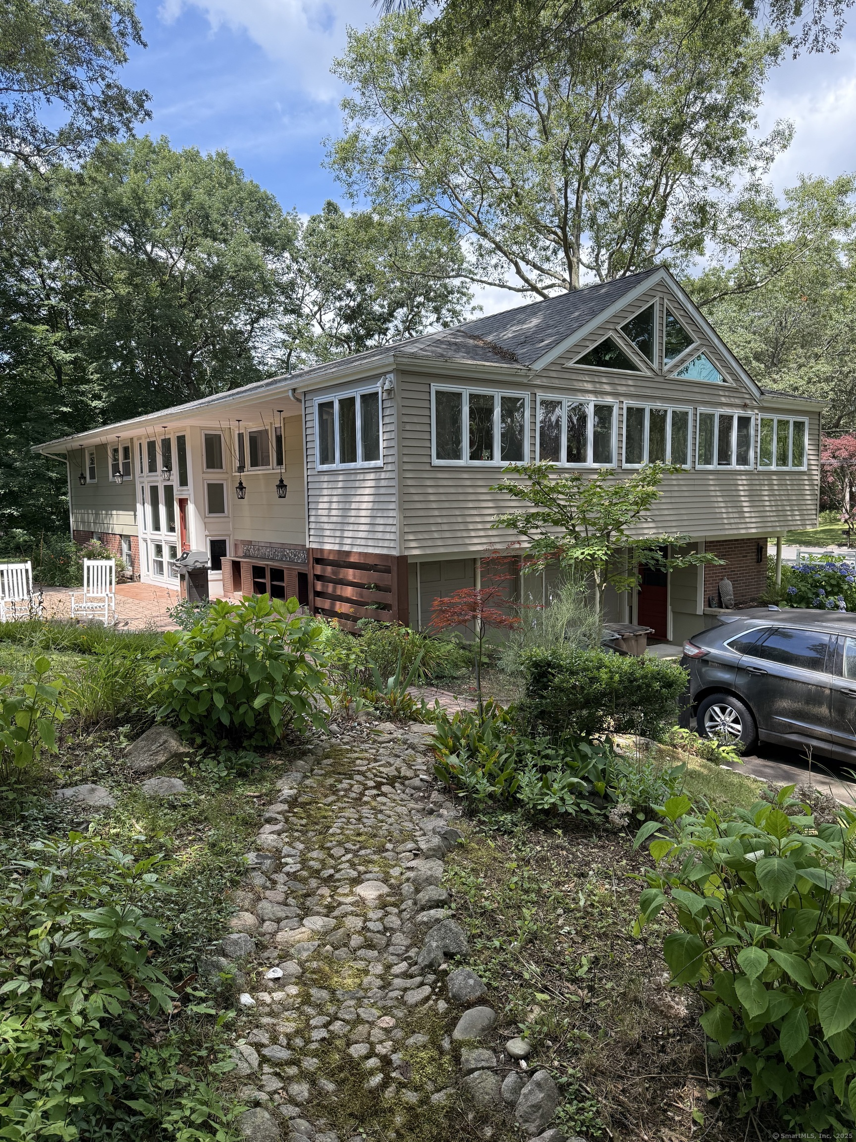10 South Ledge Rock Road