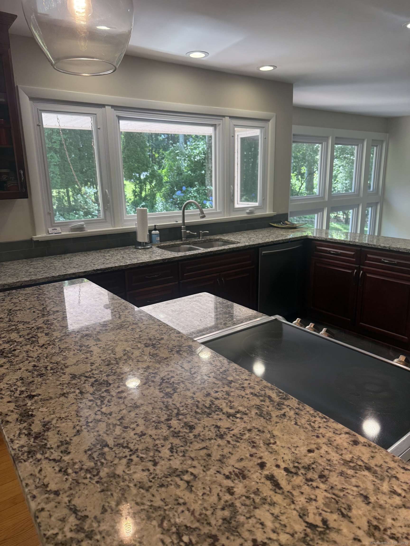 10 South Ledge Rock Road