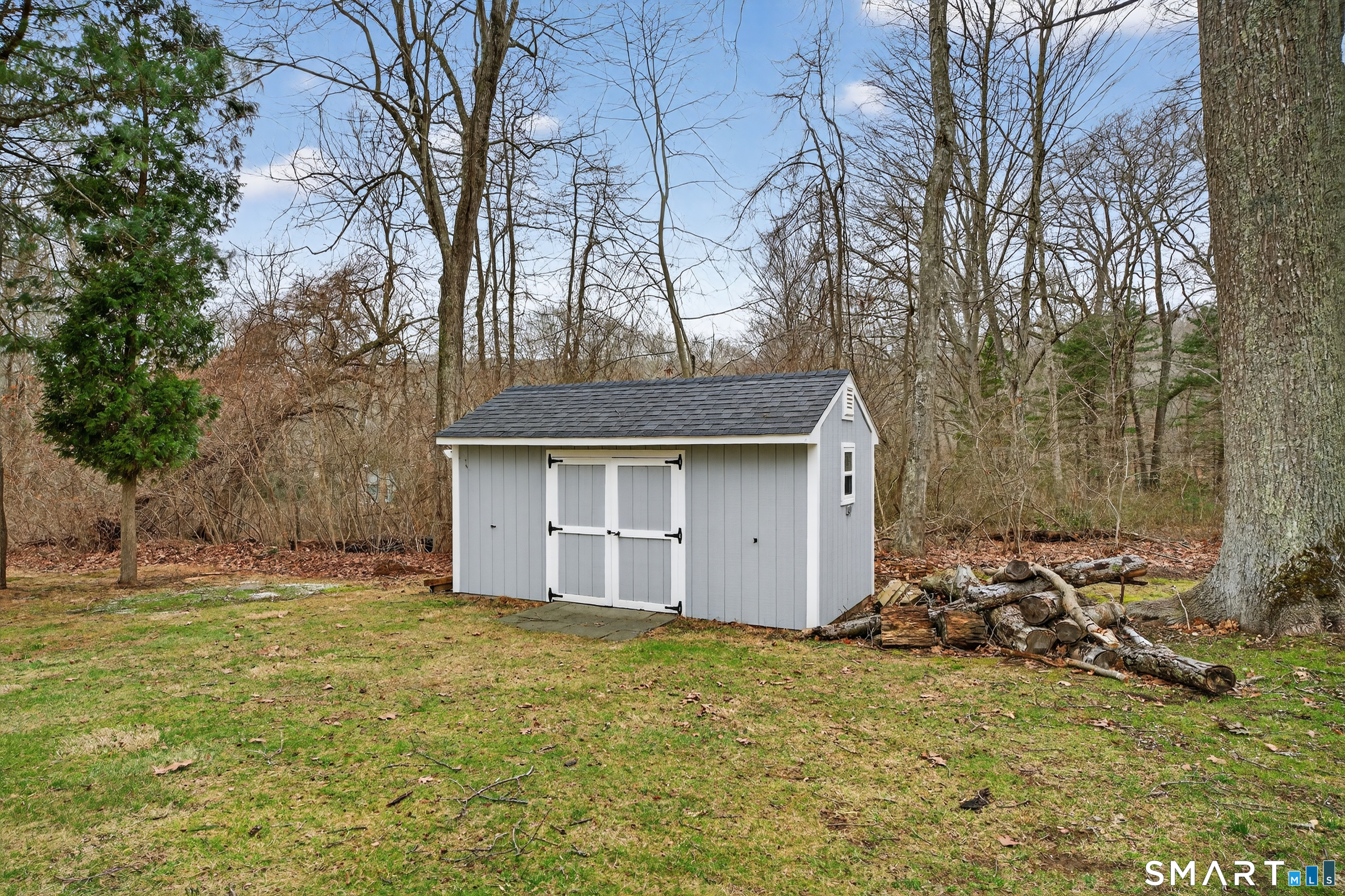 24 Saunders Hollow Road