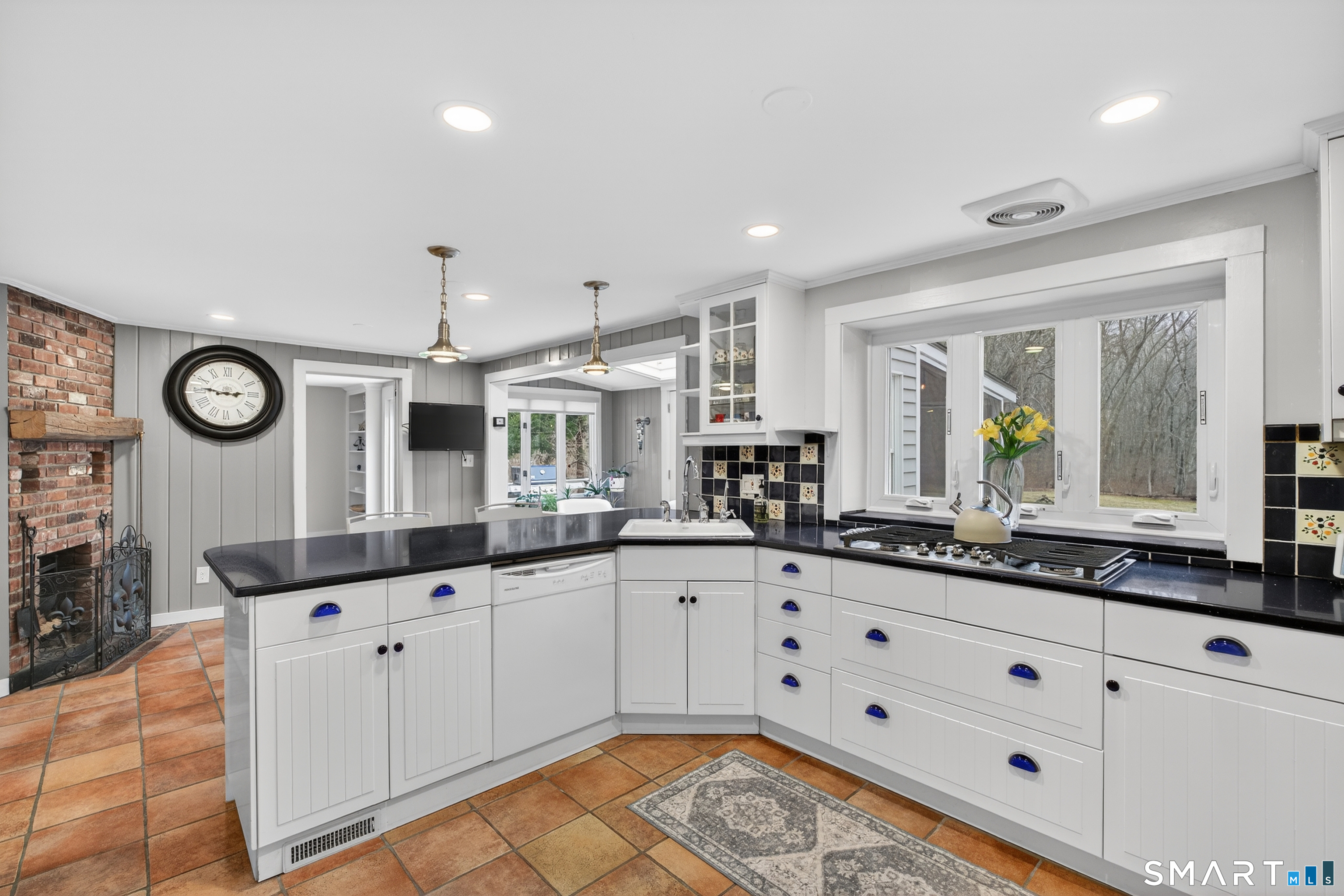 24 Saunders Hollow Road