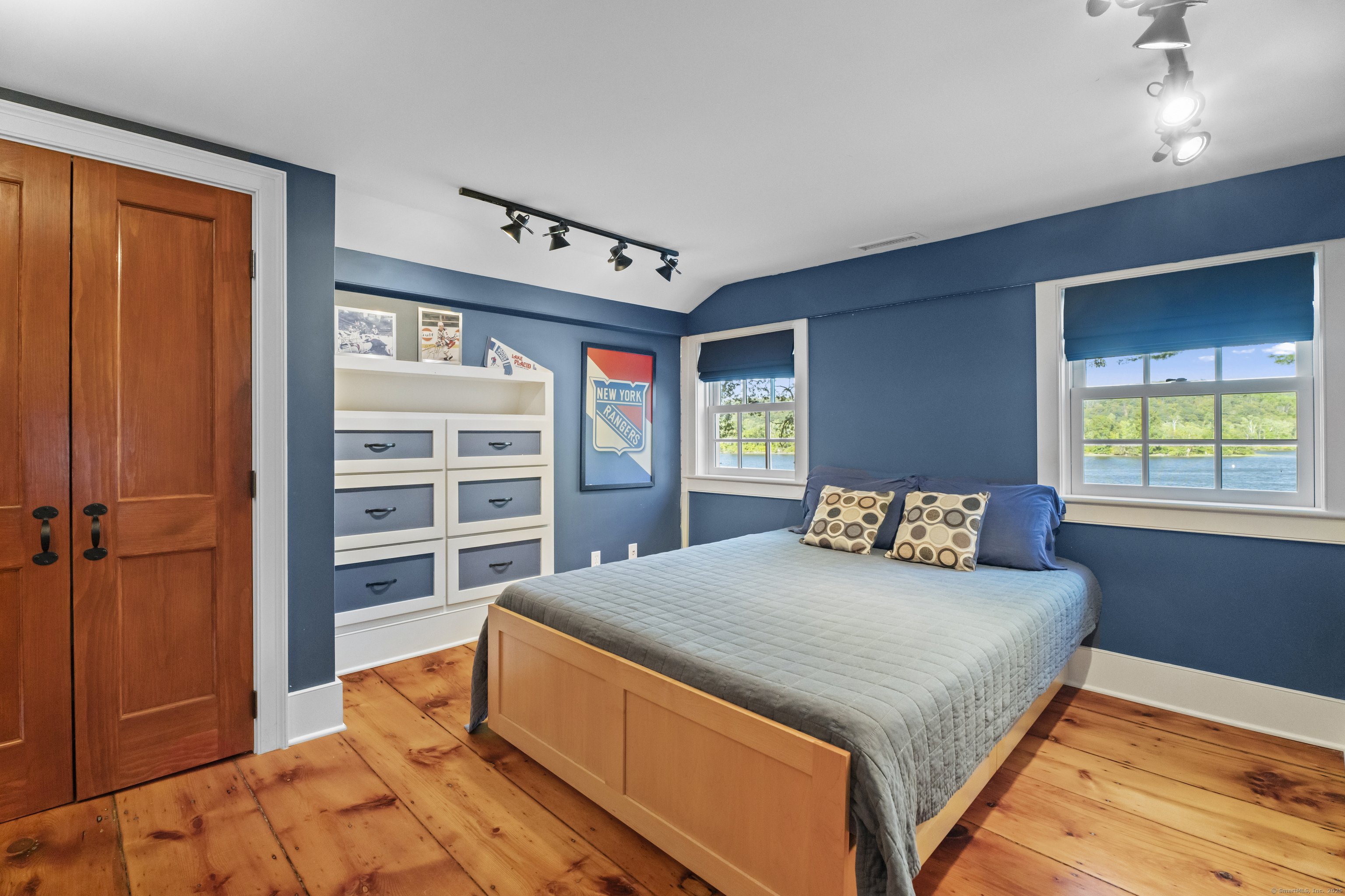 288 Middlesex Avenue