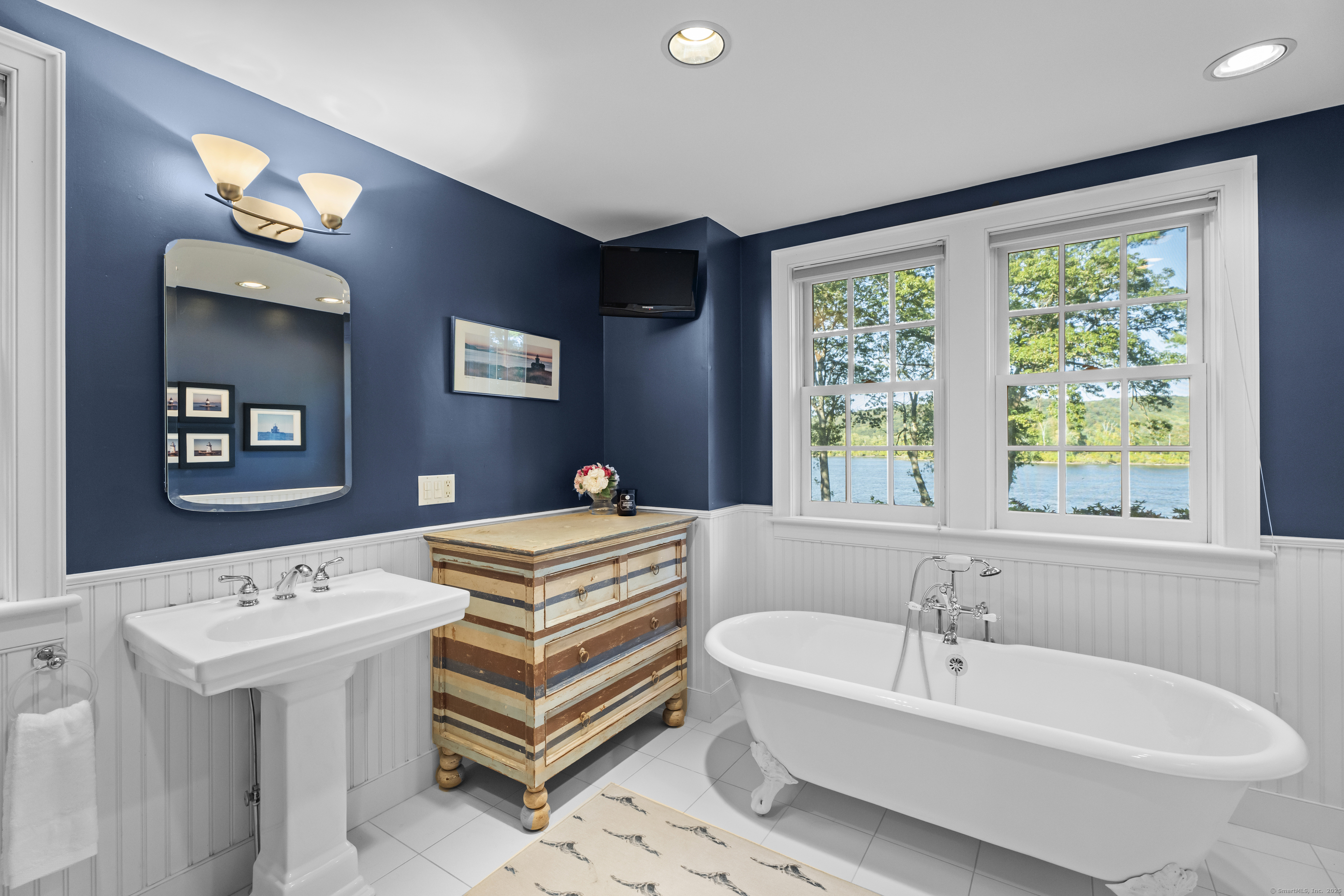 288 Middlesex Avenue