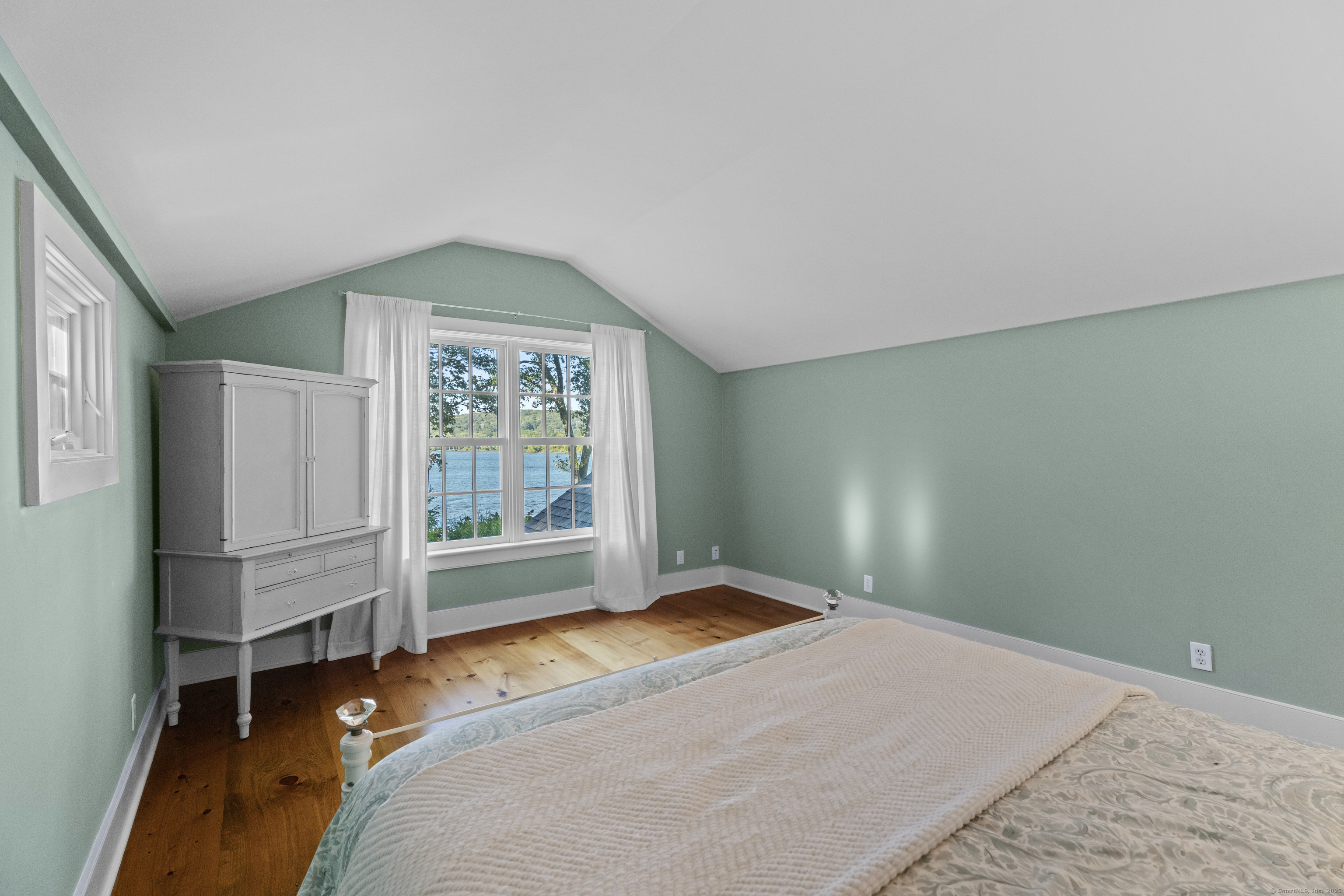 288 Middlesex Avenue