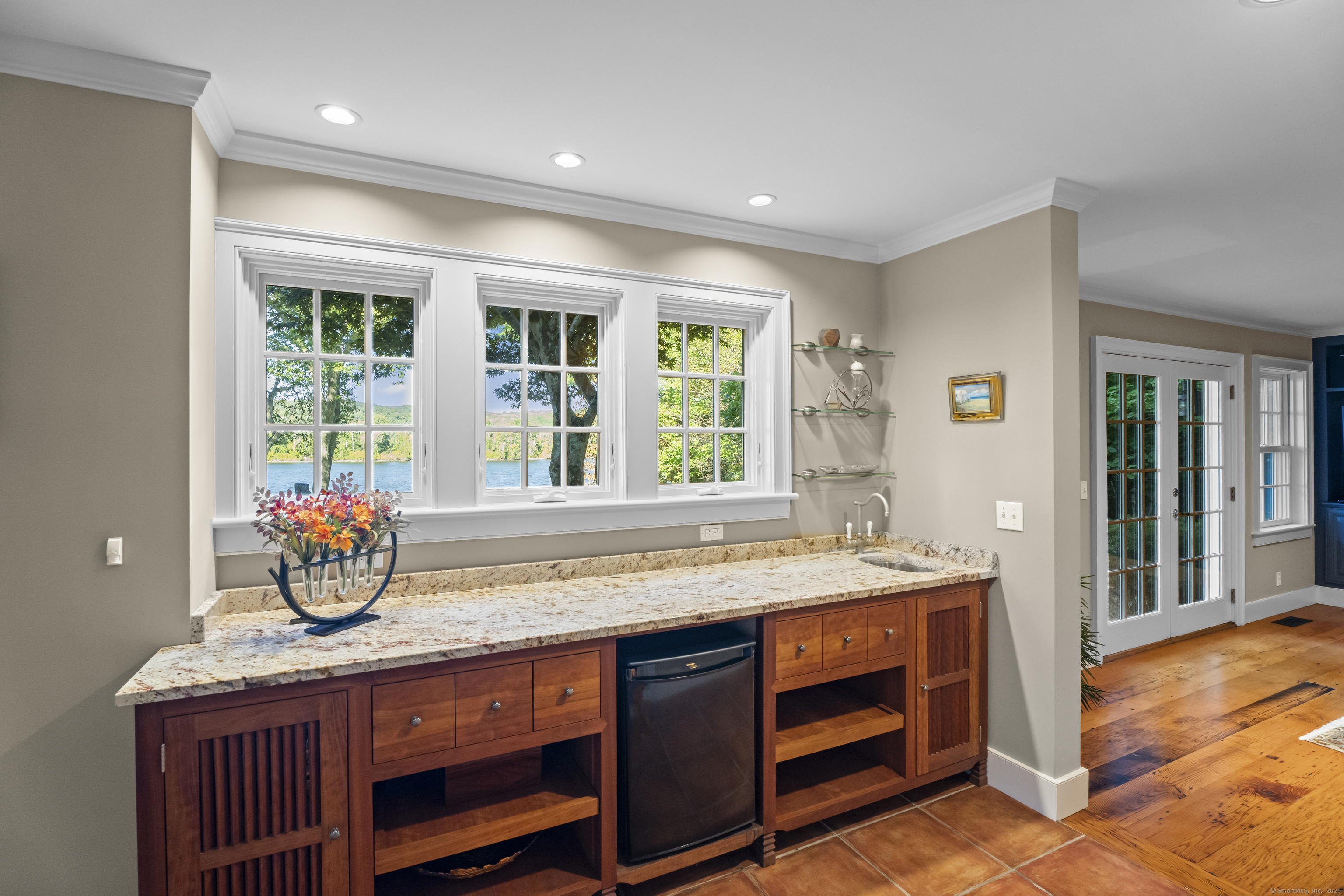 288 Middlesex Avenue