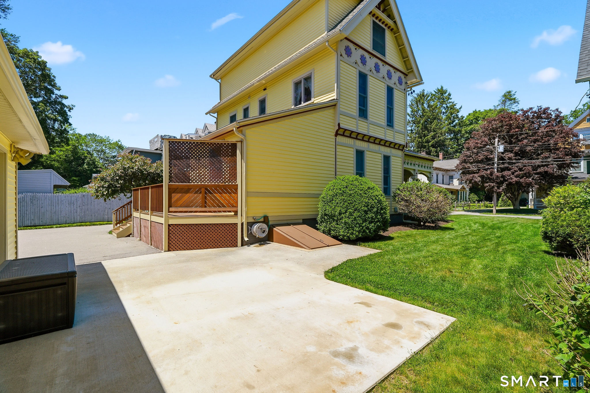 24 Lincoln Avenue