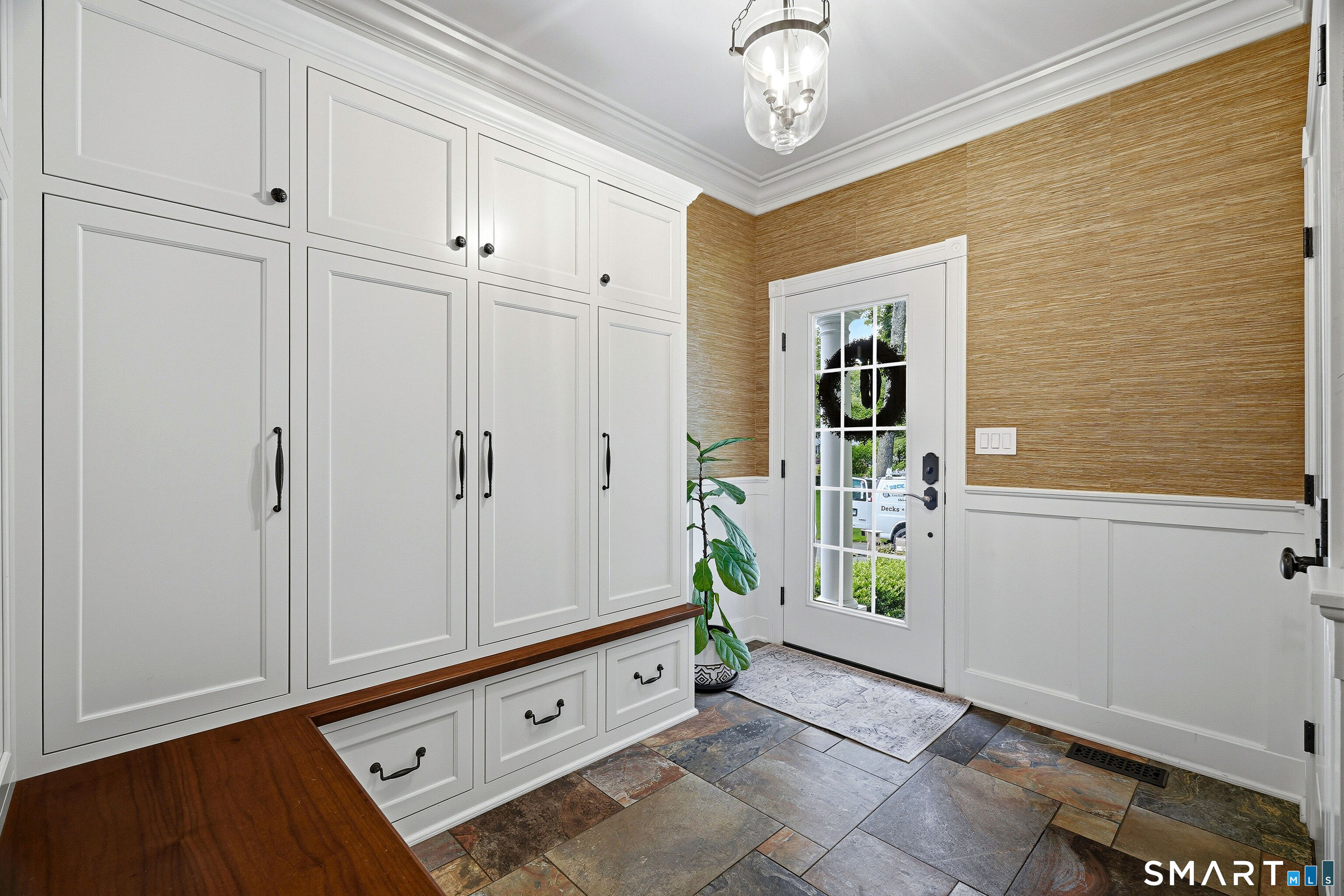 8 Hatchetts Hill Road