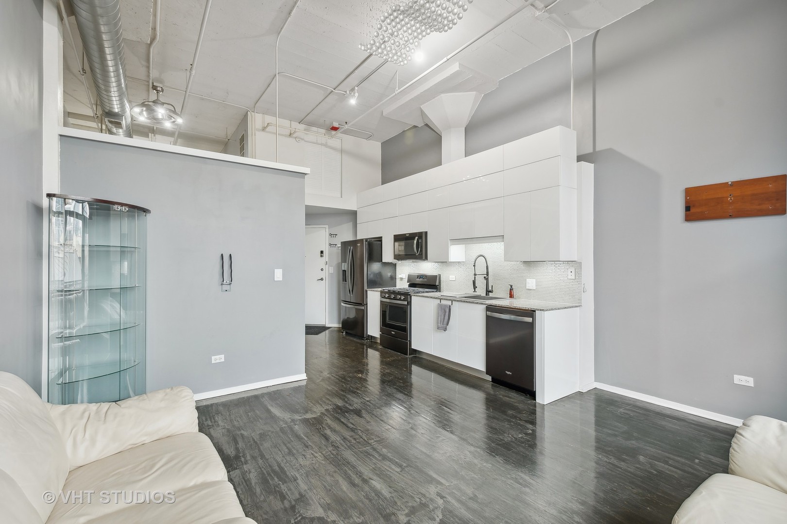 1601 S Michigan Avenue Unit: 202