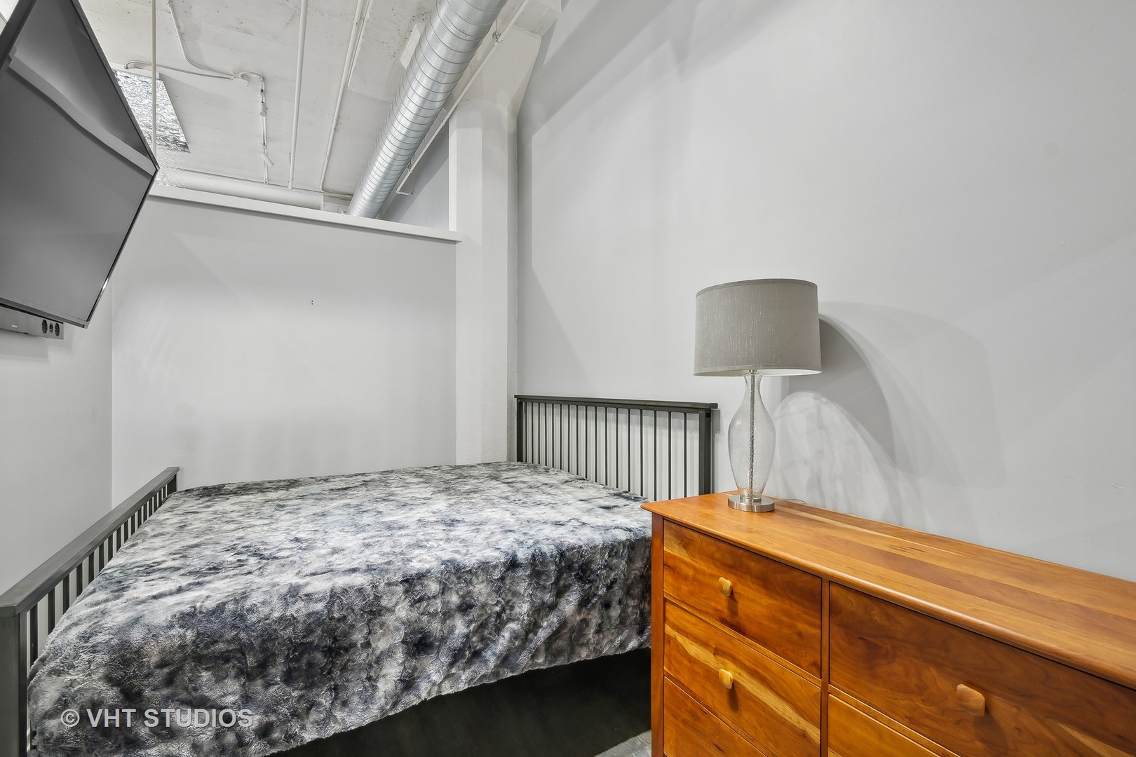 1601 S Michigan Avenue Unit: 202