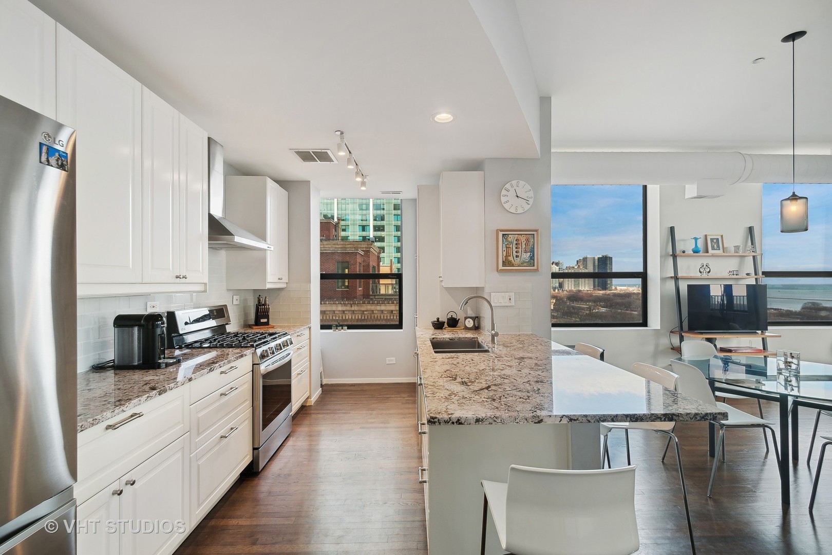 910 S Michigan Avenue Unit: 1204