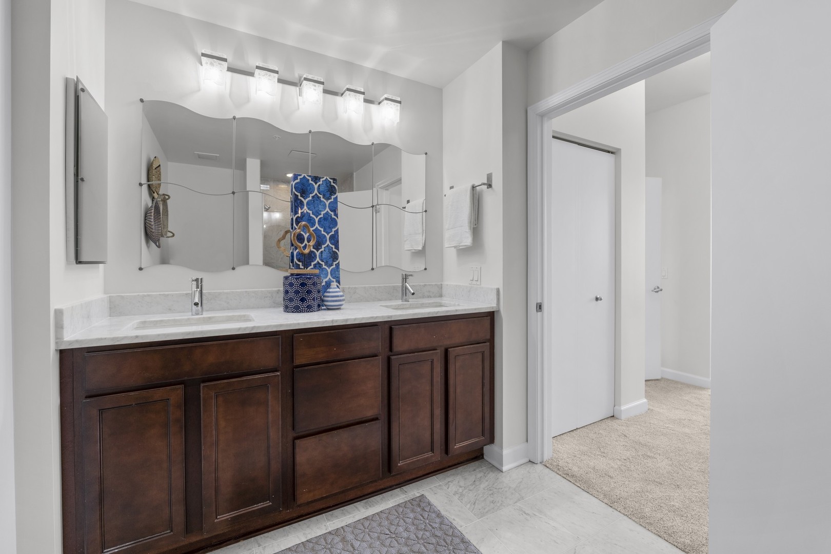 1629 S Prairie Avenue Unit: 2208