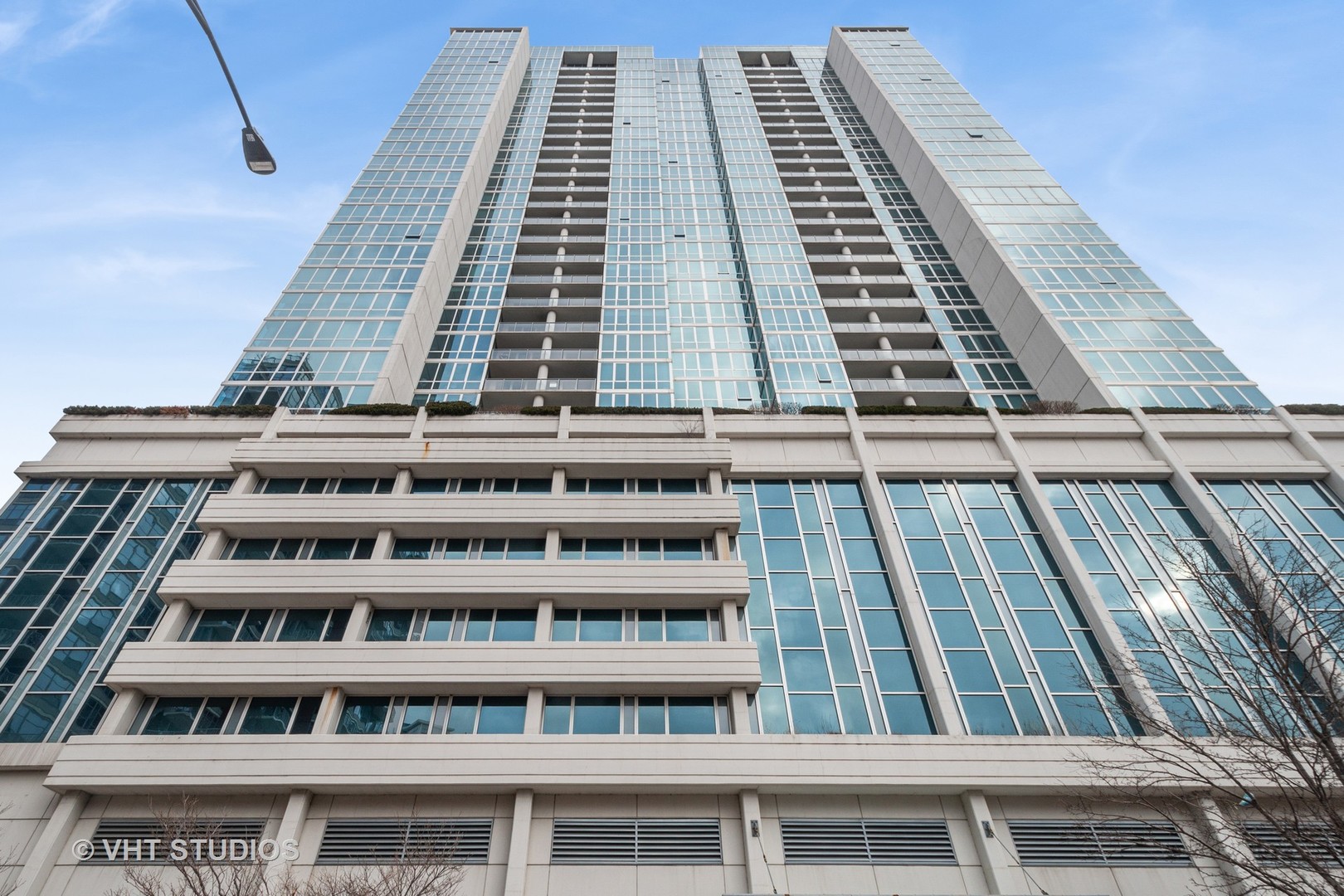 1629 S Prairie Avenue Unit: 2208