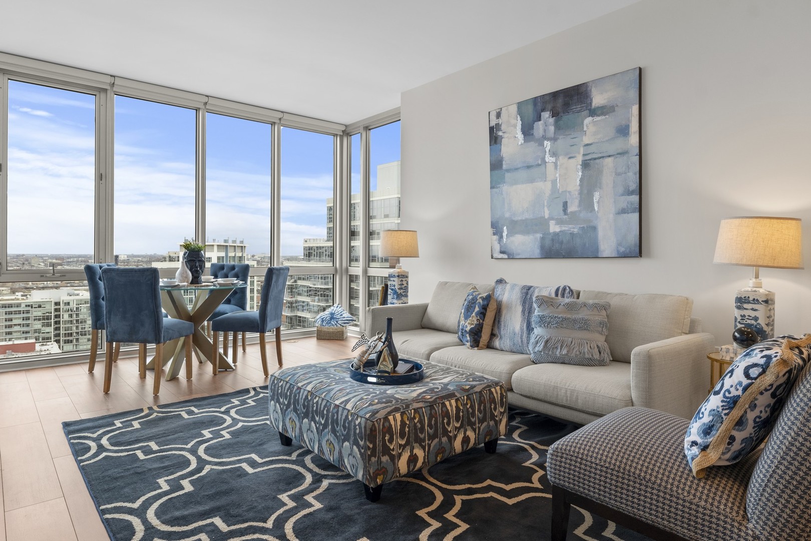 1629 S Prairie Avenue Unit: 2208