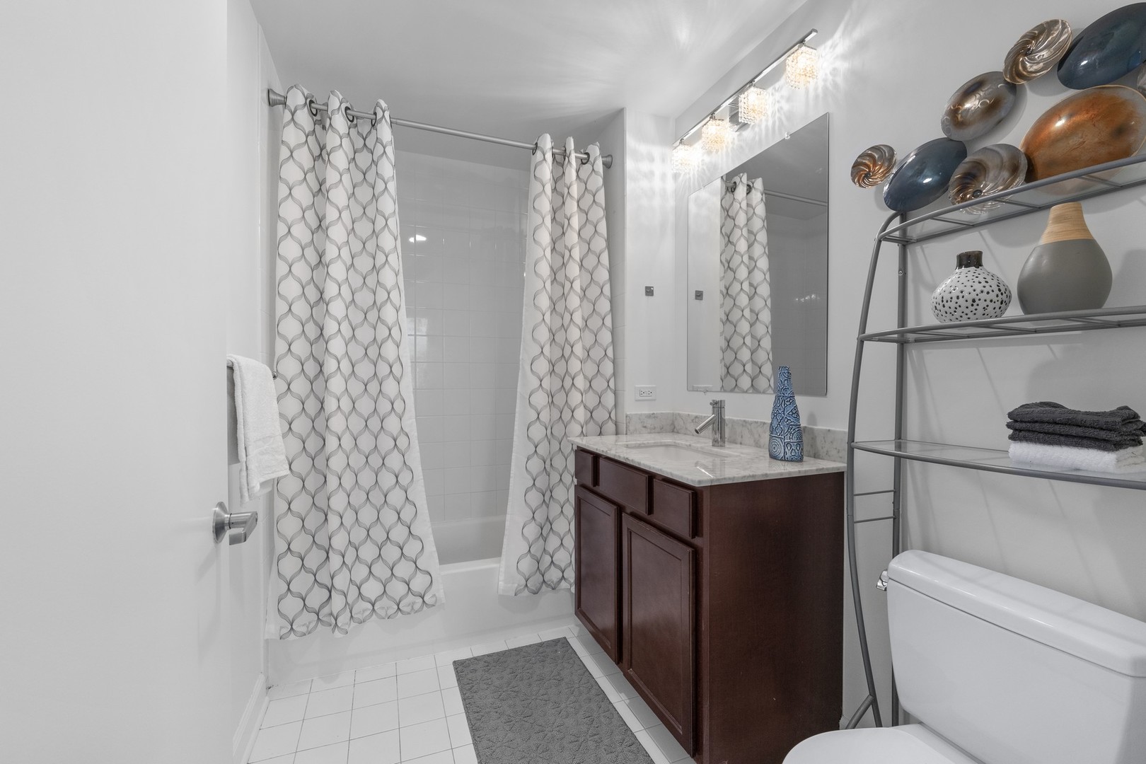 1629 S Prairie Avenue Unit: 2208