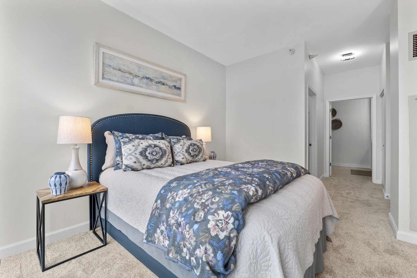 1629 S Prairie Avenue Unit: 2208