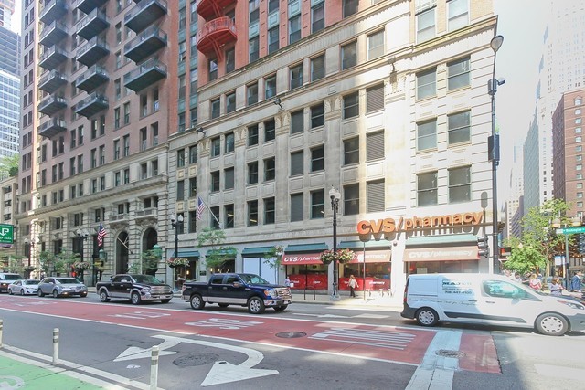 208 W Washington Street Unit: 1106