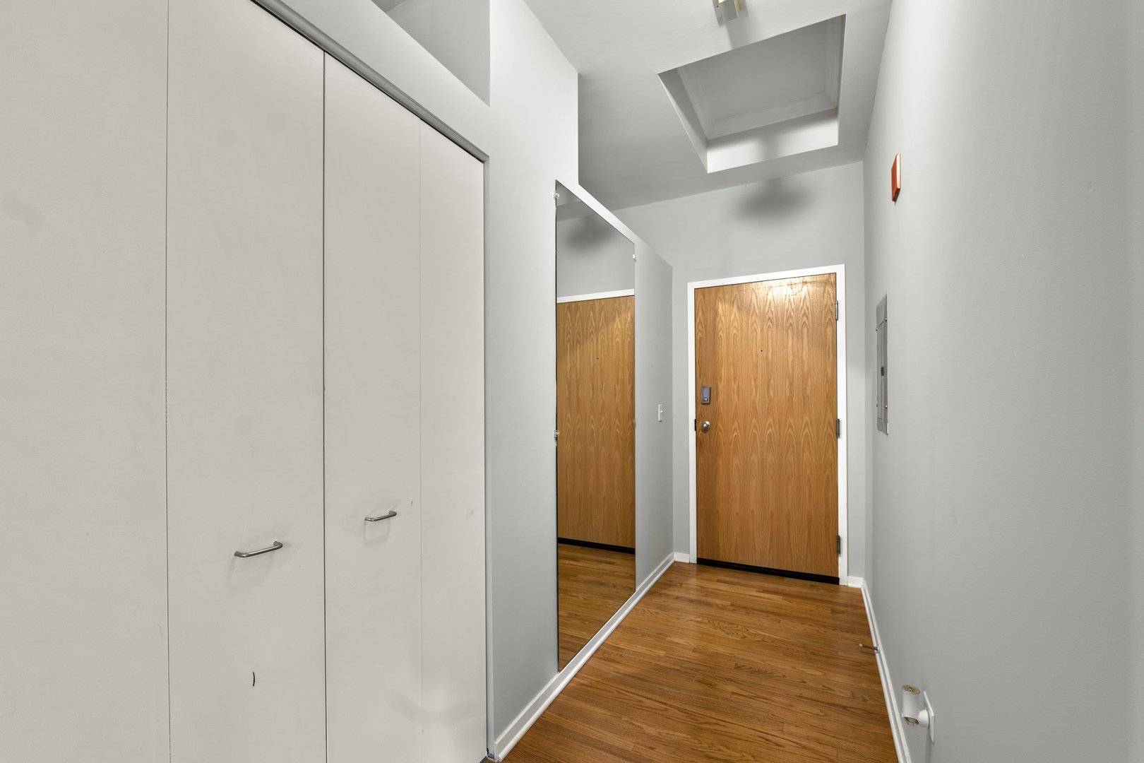 208 W Washington Street Unit: 1106