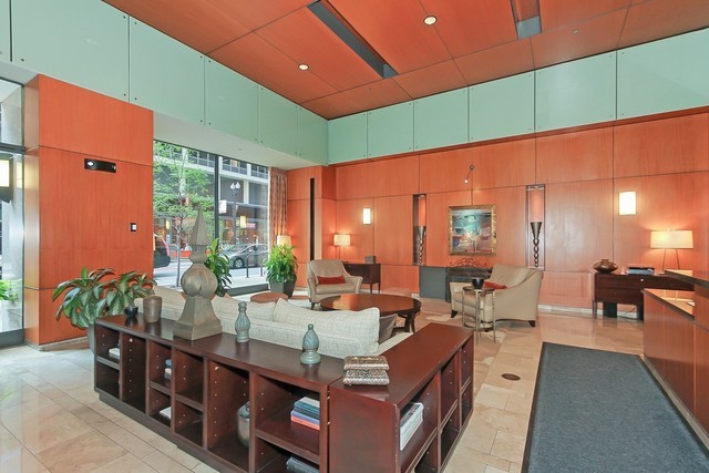 208 W Washington Street Unit: 1106