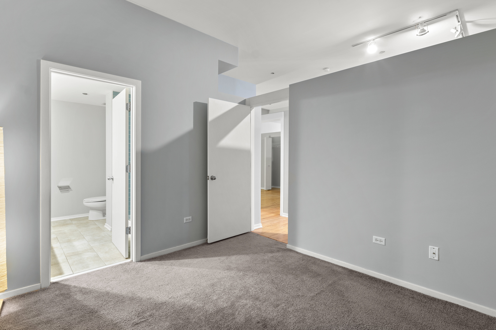 208 W Washington Street Unit: 1106