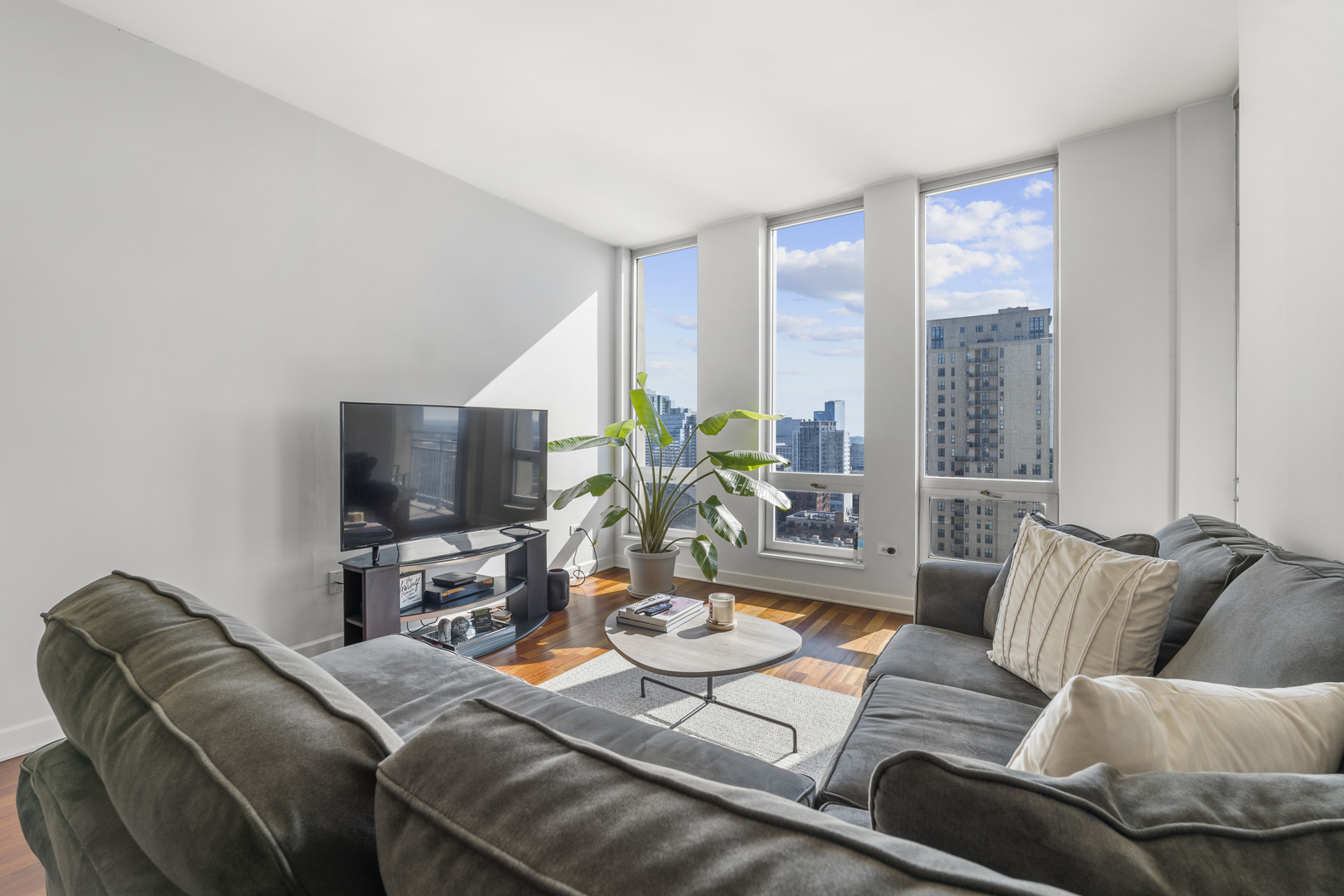 1400 S Michigan Avenue Unit: 1908