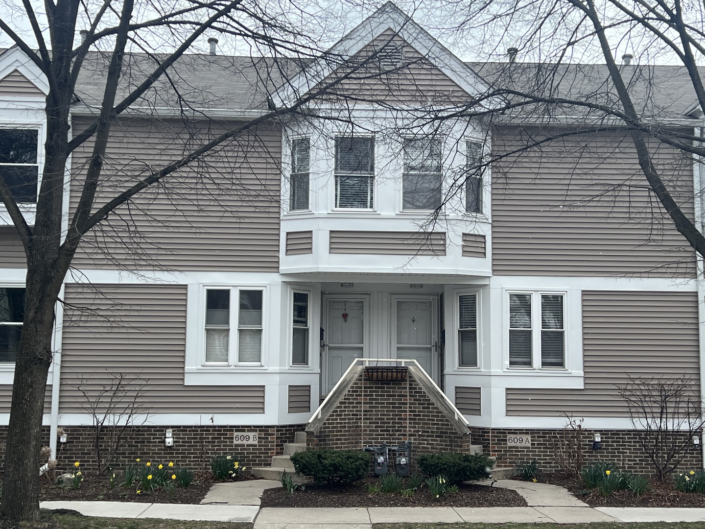 609A Custer Avenue