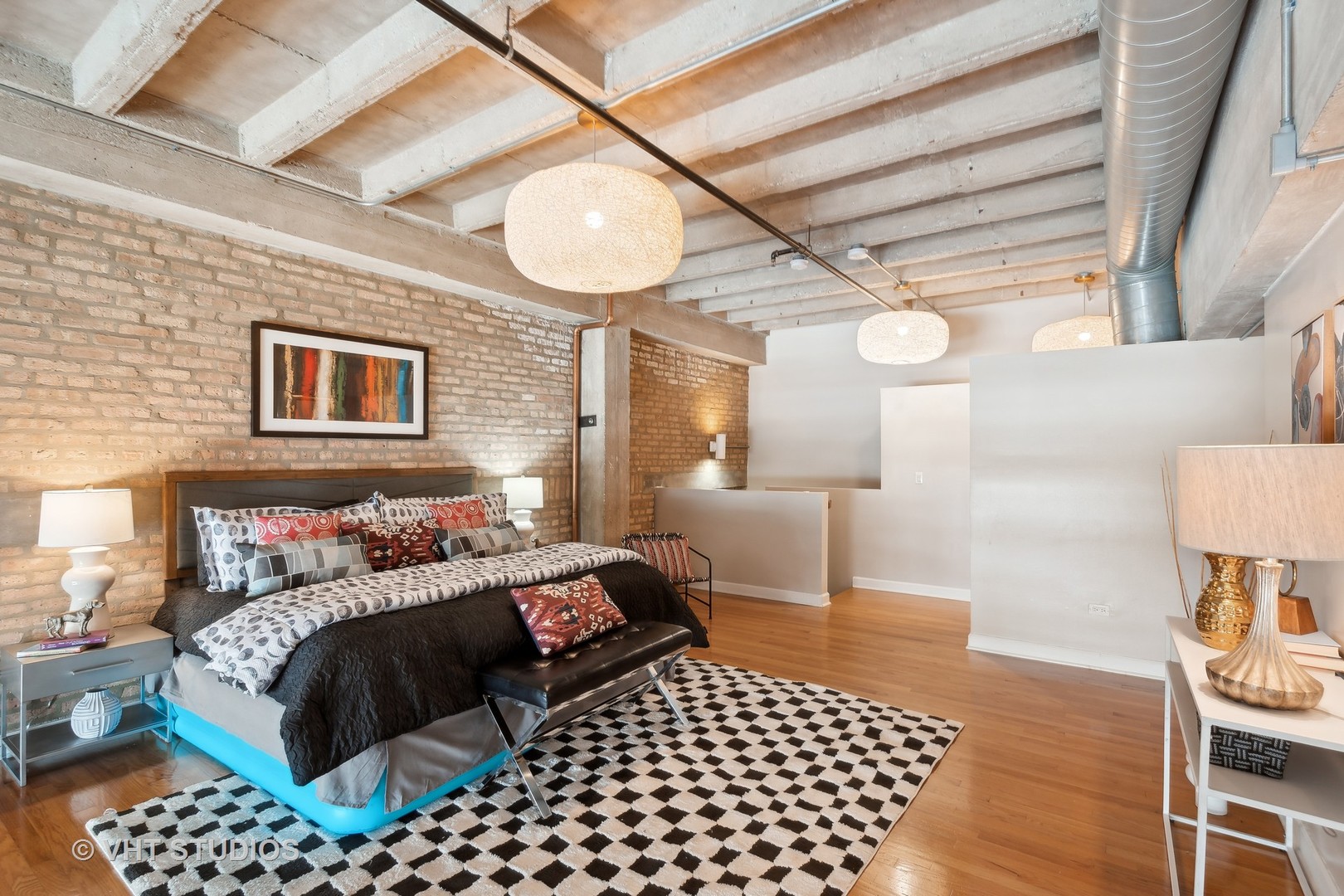 2545 S Dearborn Street Unit: 504