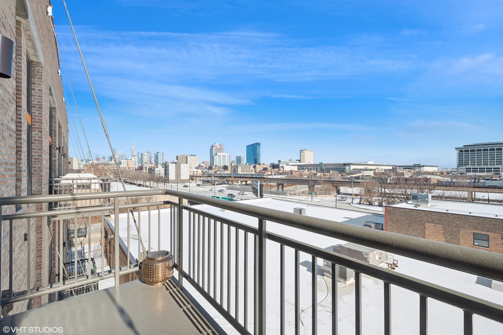 2545 S Dearborn Street Unit: 504