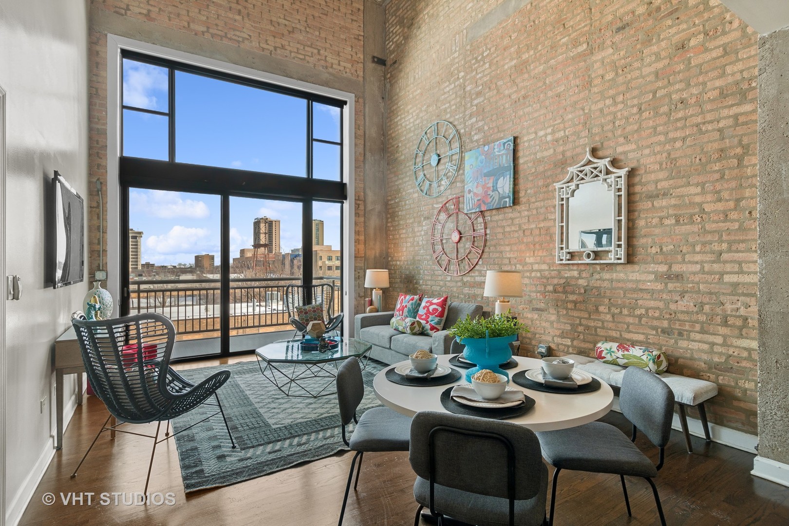 2545 S Dearborn Street Unit: 504