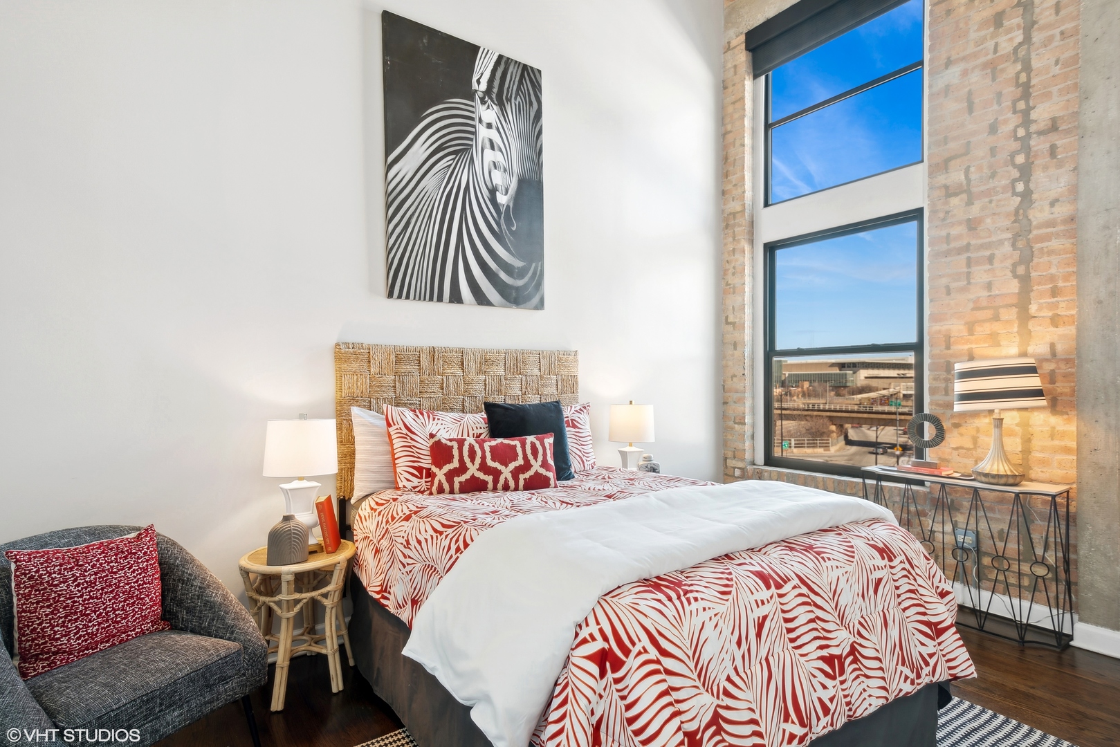 2545 S Dearborn Street Unit: 504