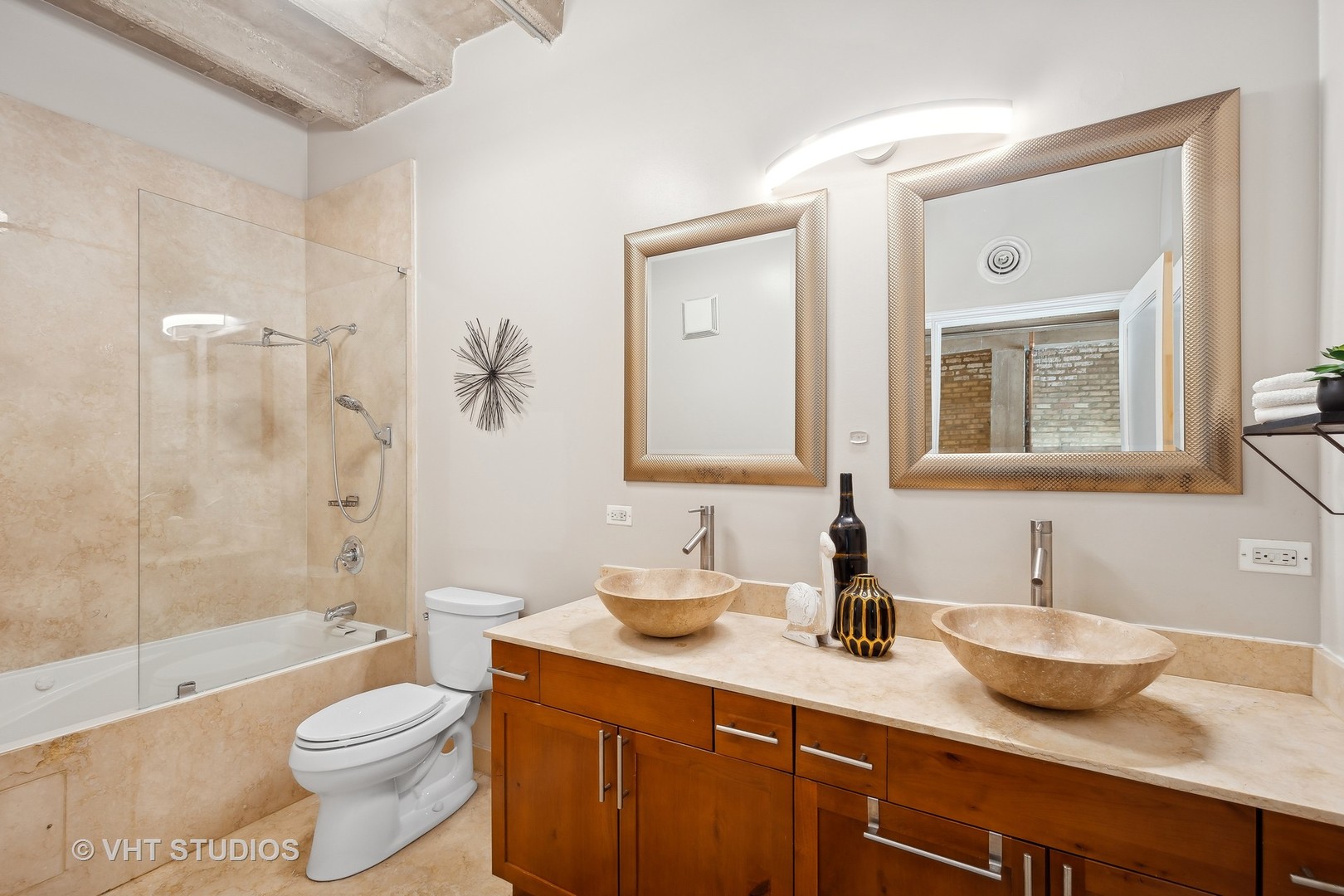 2545 S Dearborn Street Unit: 504