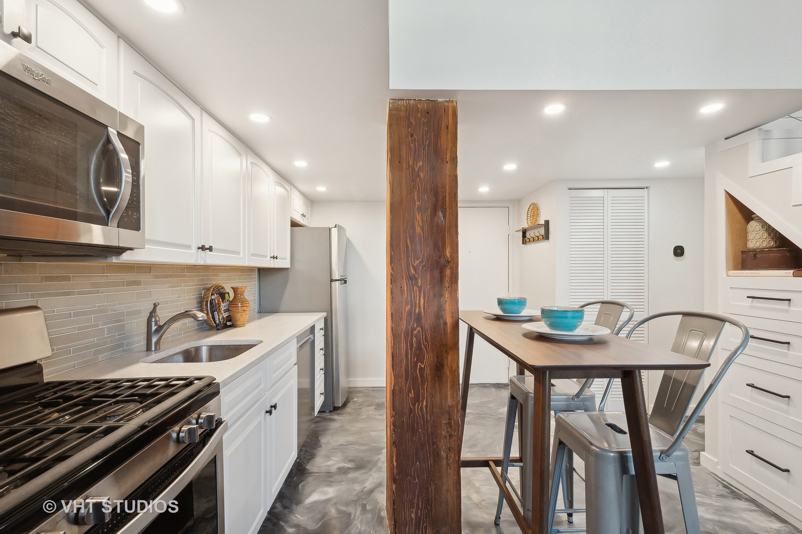 2510 N Wayne Avenue Unit: 104