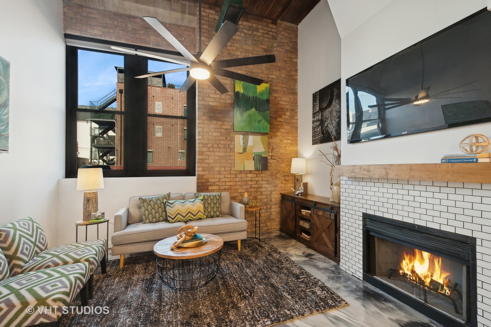 2510 N Wayne Avenue Unit: 104