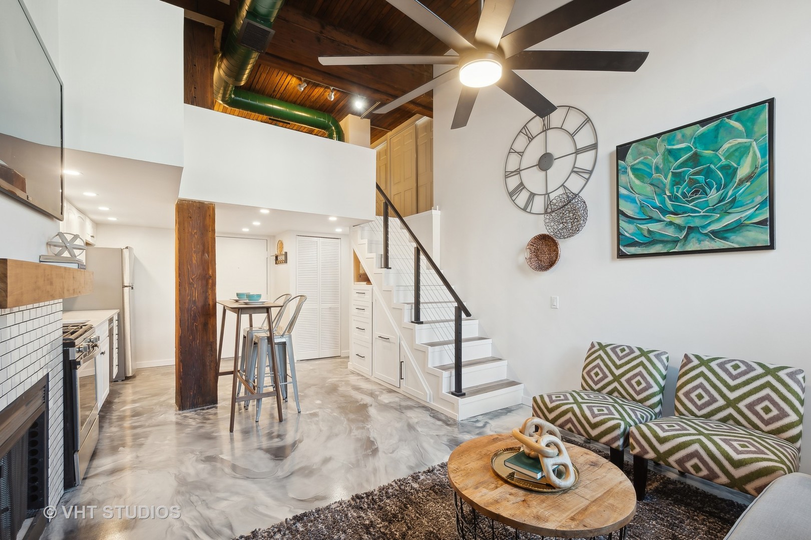 2510 N Wayne Avenue Unit: 104