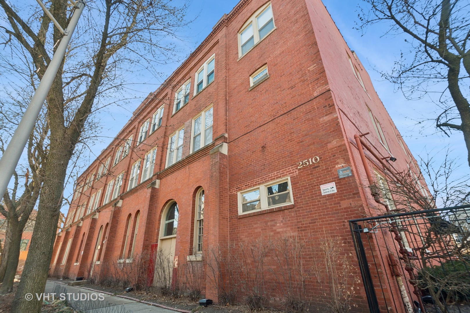 2510 N Wayne Avenue Unit: 104
