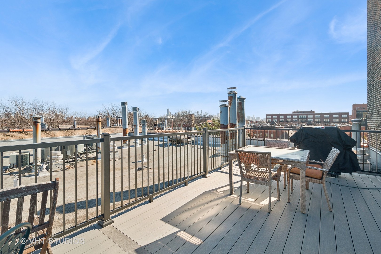 2510 N Wayne Avenue Unit: 104