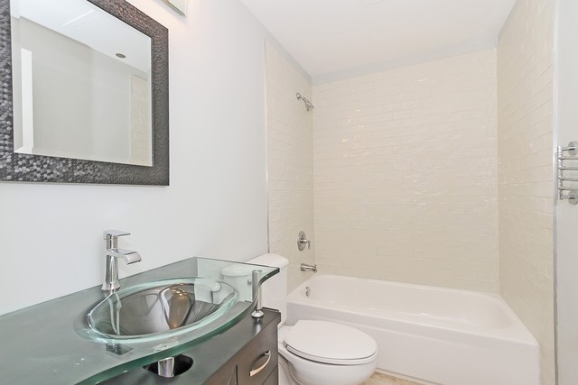 208 W Washington Street Unit: 1106