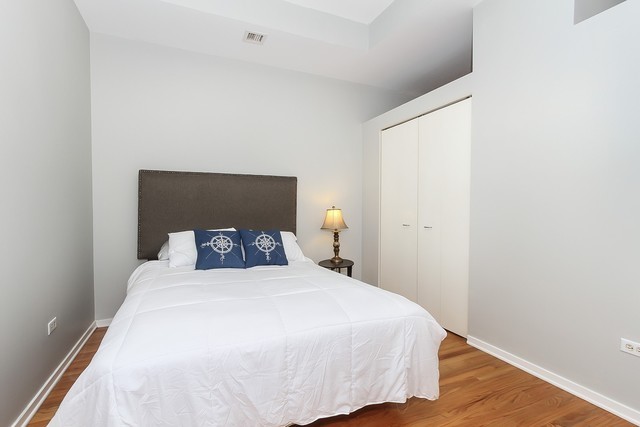 208 W Washington Street Unit: 1106