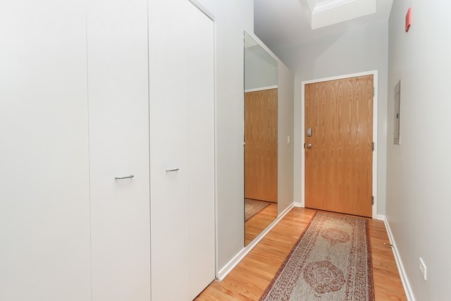 208 W Washington Street Unit: 1106