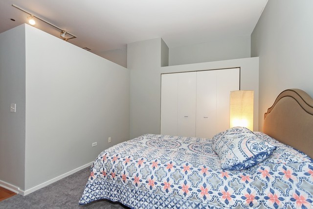 208 W Washington Street Unit: 1106