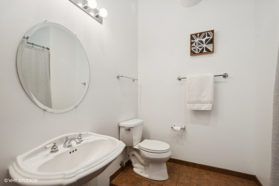 910 S Michigan Avenue Unit: 1111