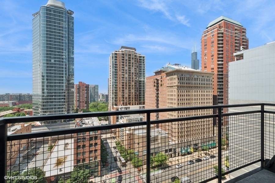 910 S Michigan Avenue Unit: 1111