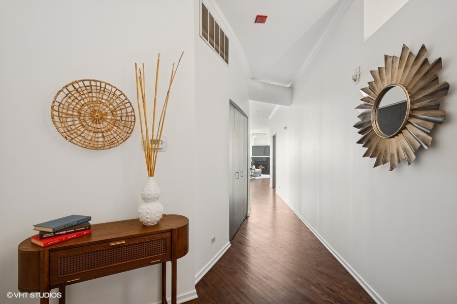 910 S Michigan Avenue Unit: 1111