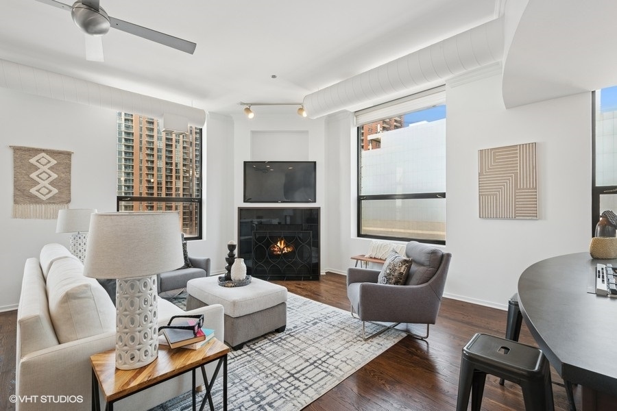 910 S Michigan Avenue Unit: 1111
