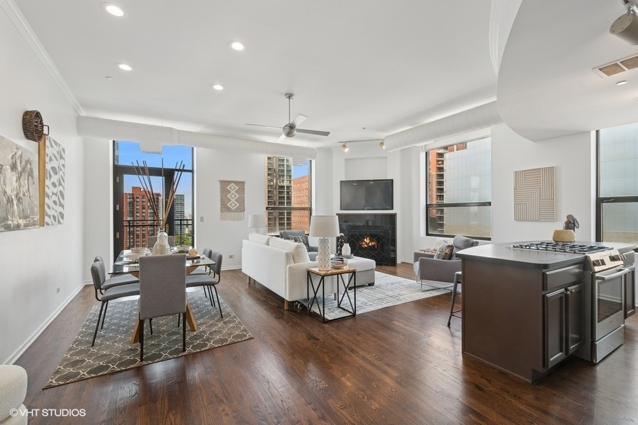 910 S Michigan Avenue Unit: 1111